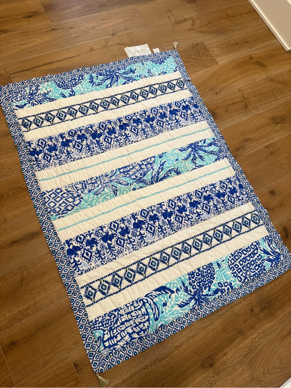 Pottery Barn Kids - Lilly Pulitzer crib blanket - Picture 5 of 8